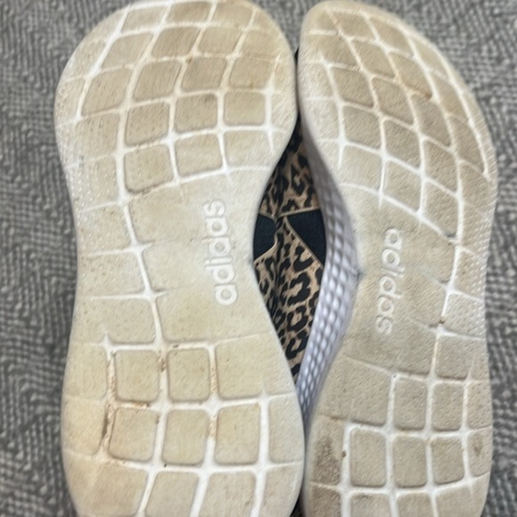 Adidas puremotion adapt cloud foam, cheetah print running shoes by 6 1/2 - Picture 6 of 6